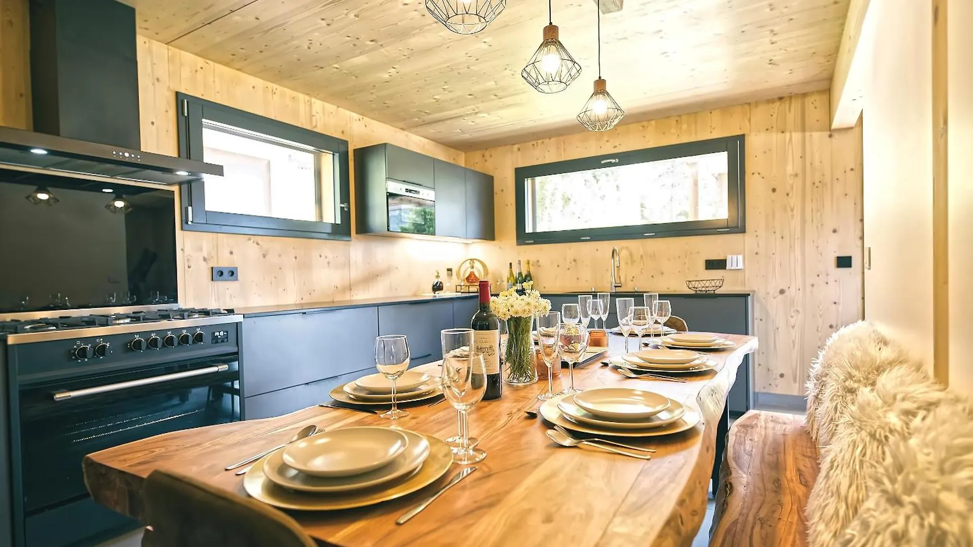 Chalet Des Freinets : Proche Centre De Chatel Et Au Calme