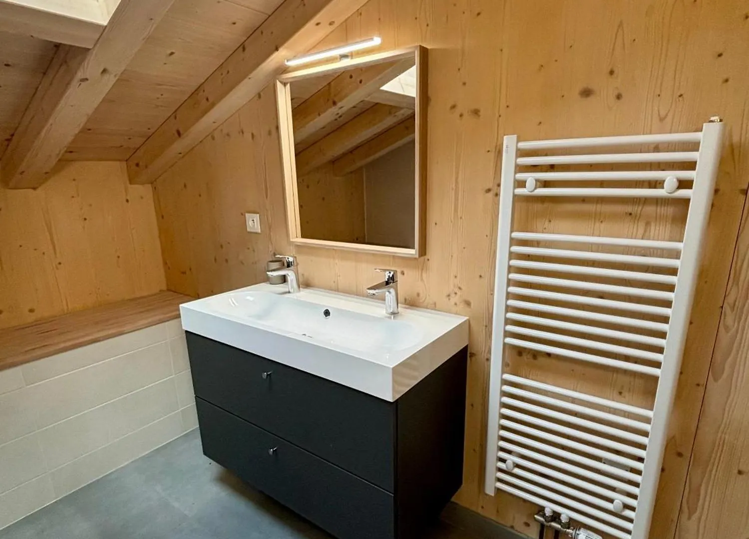 Chalet Des Freinets : Proche Centre De Chatel Et Au Calme