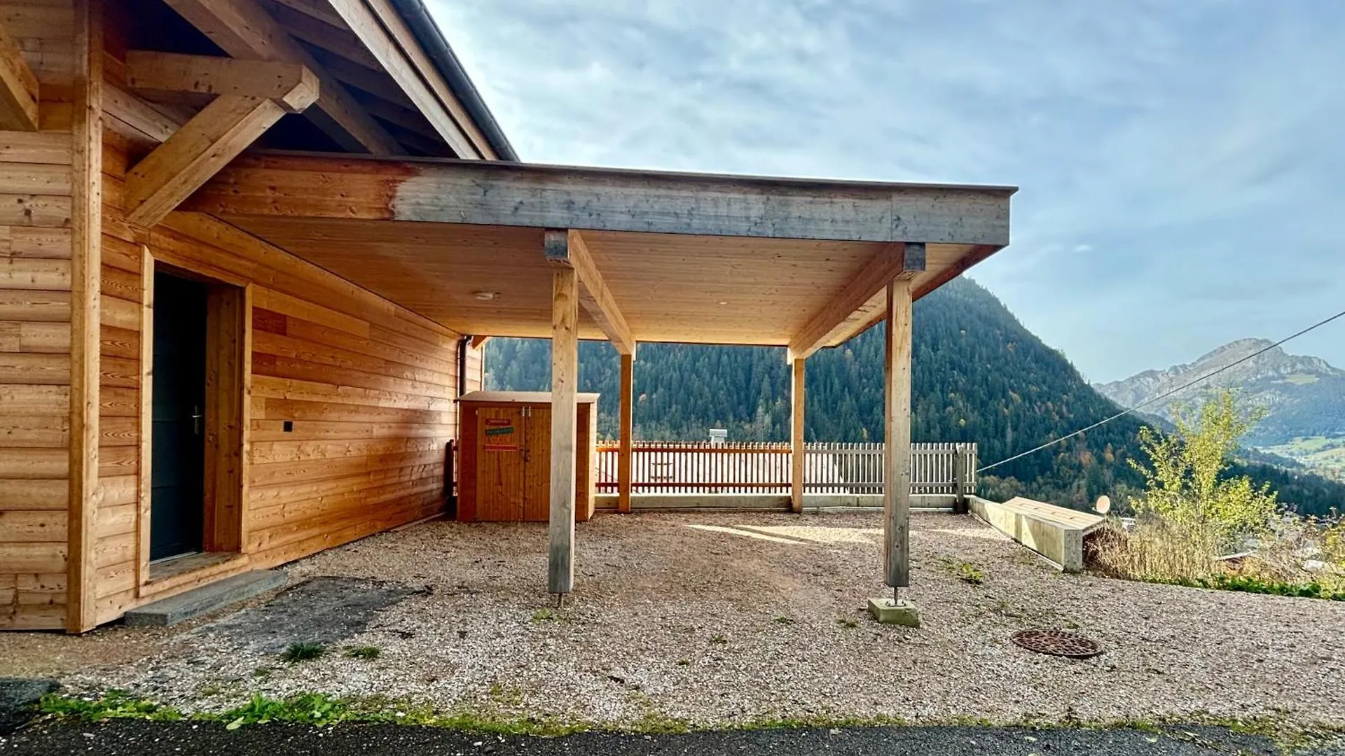 Chalet Des Freinets : Proche Centre De Chatel Et Au Calme
